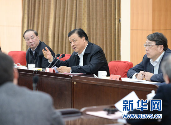 3月27日,中共中央政治局常委、中央书记处书记刘云山同在中央党校学习的部分高校党委书记、校长座谈。新华社记者 李贺 摄